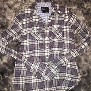 American Eagle gray plaid button down long sleeve